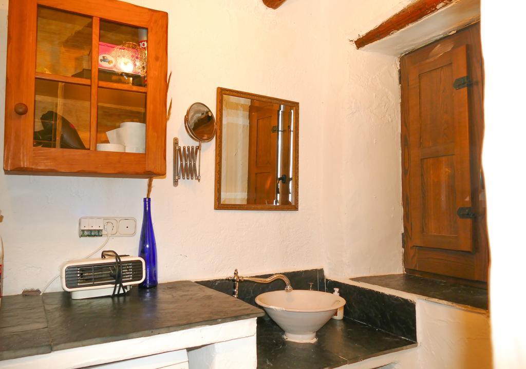 La Casa De La Bombilla Verde Trevélez Exteriör bild