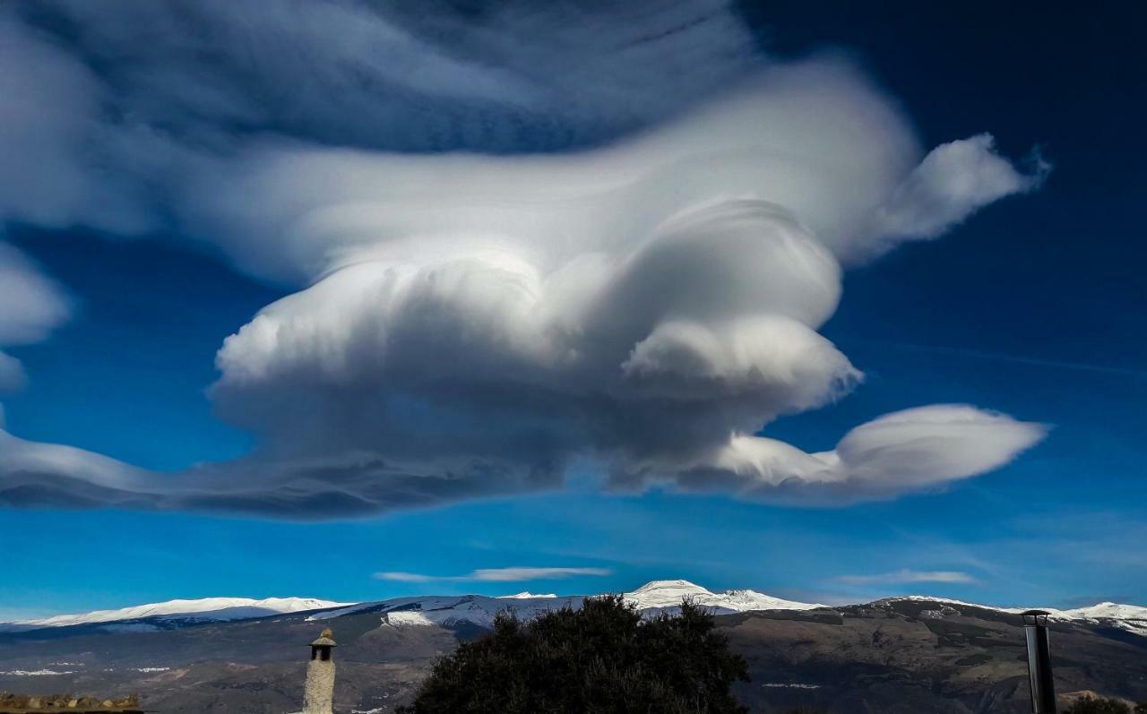 La Casa De La Bombilla Verde Trevélez Exteriör bild